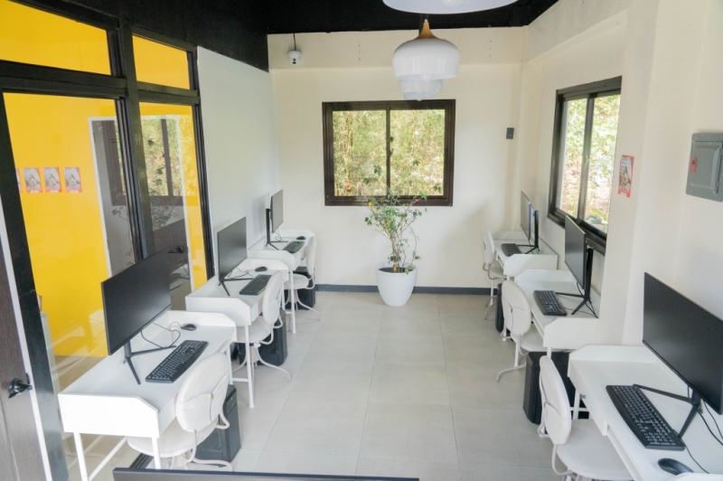 フィリピン留学 Cebu21 - Challenger Campus-Computer Room-7